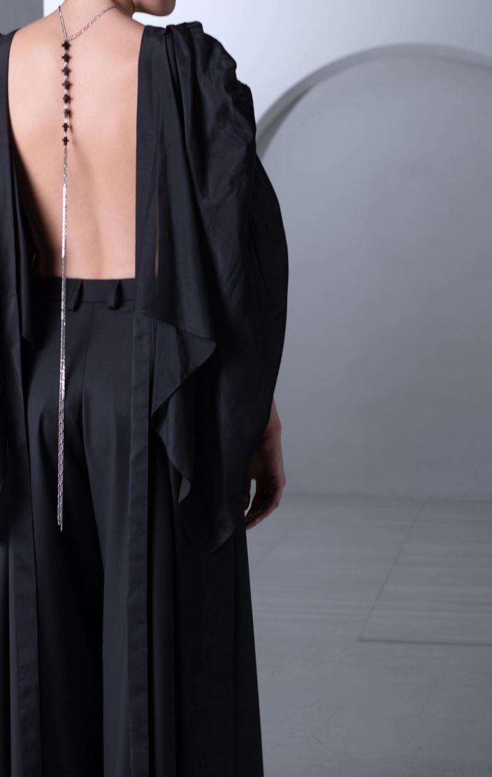 Брюки с акцентными складками черные - фото 5